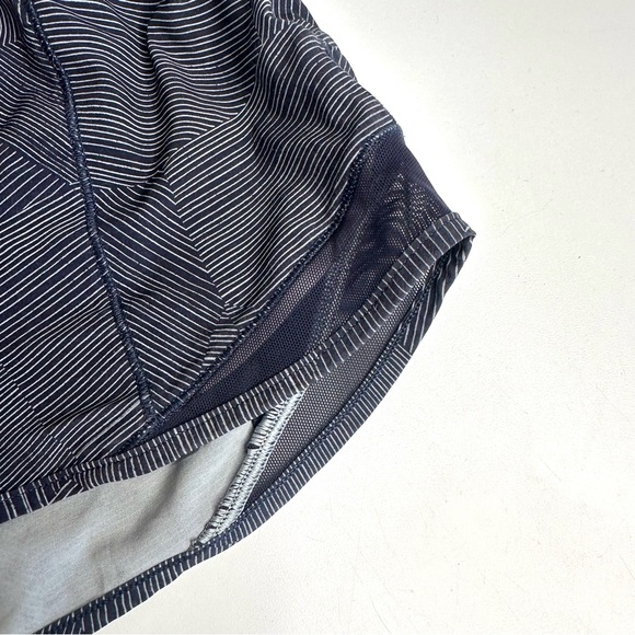 Lululemon Hotty-Hot Short Blue Striped 2.5” Size 4 Tall Zip Pocket Running Yoga - Picture 3 of 11